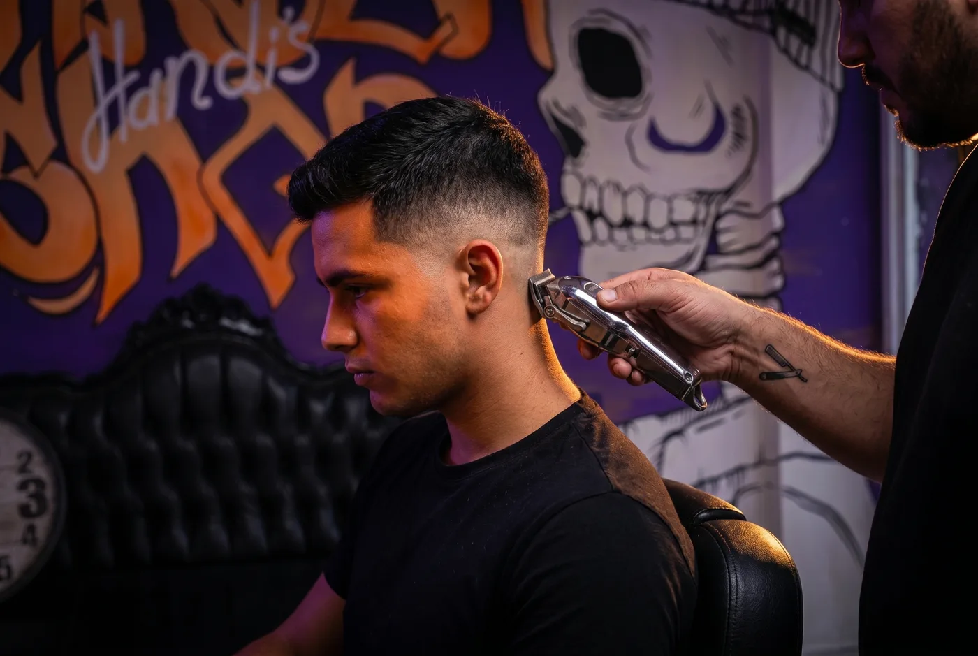 תספורת חייל ברמת גן — ₪65 בהצגת חוגר — Handi's Barbershop